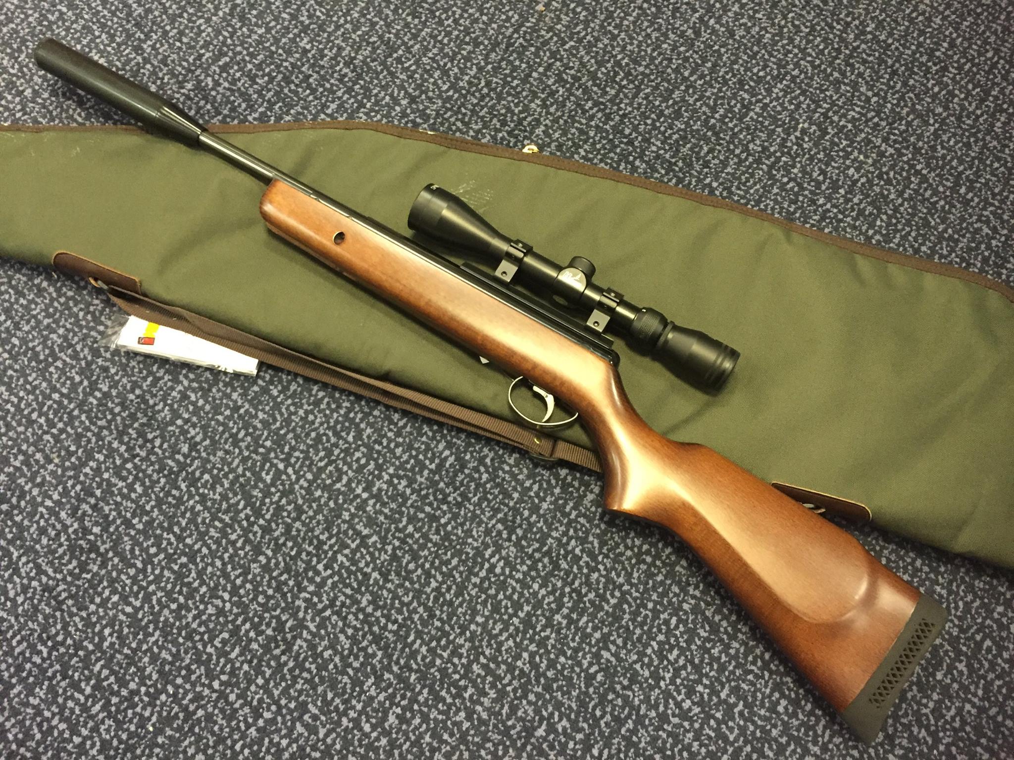 Preloved BSA Lightning .22 Air Rifle With Scope, Silencer & Bag ...