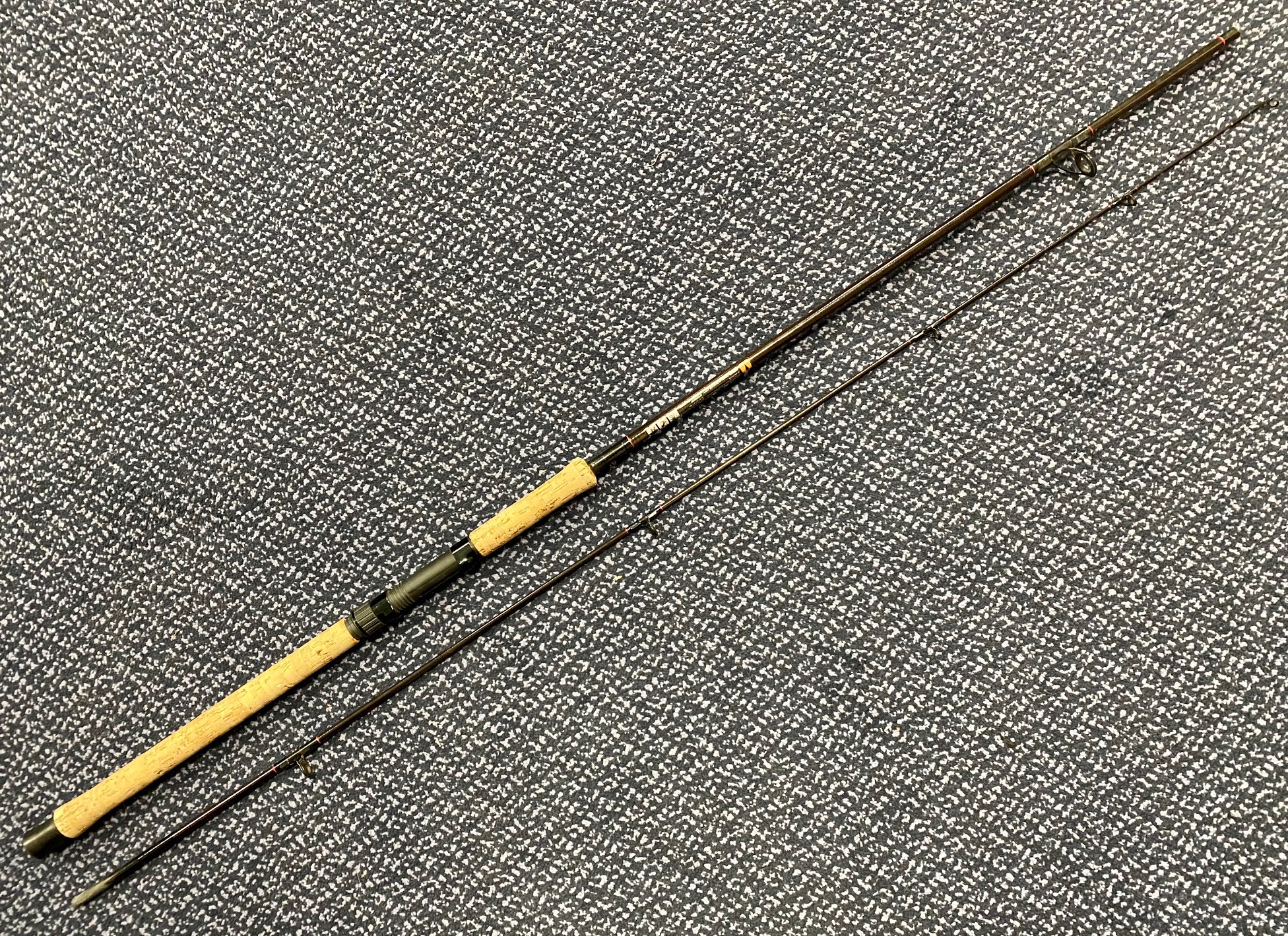Preloved Daiwa Carbo Regal Spin 8ft 7-25g 2 piece made in Scotland (in bag)  - Used – Glasgow Angling Centre
