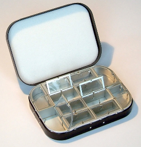 Richard Wheatley 12 Compartment Black Aluminium & Foam Lid Fly Box